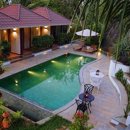 Le Candles Resort Кожикод Екстериор снимка